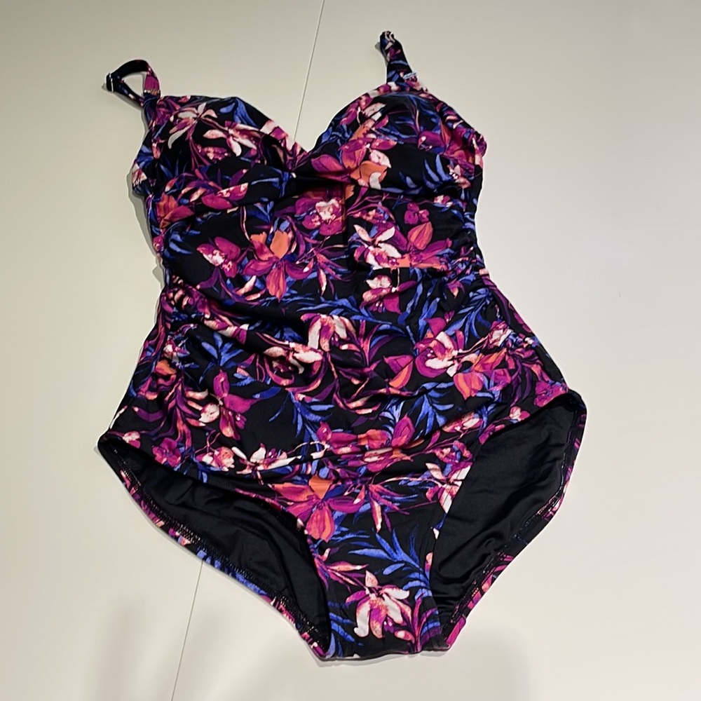 Women’s Calvin Klein bathing suit size 6
